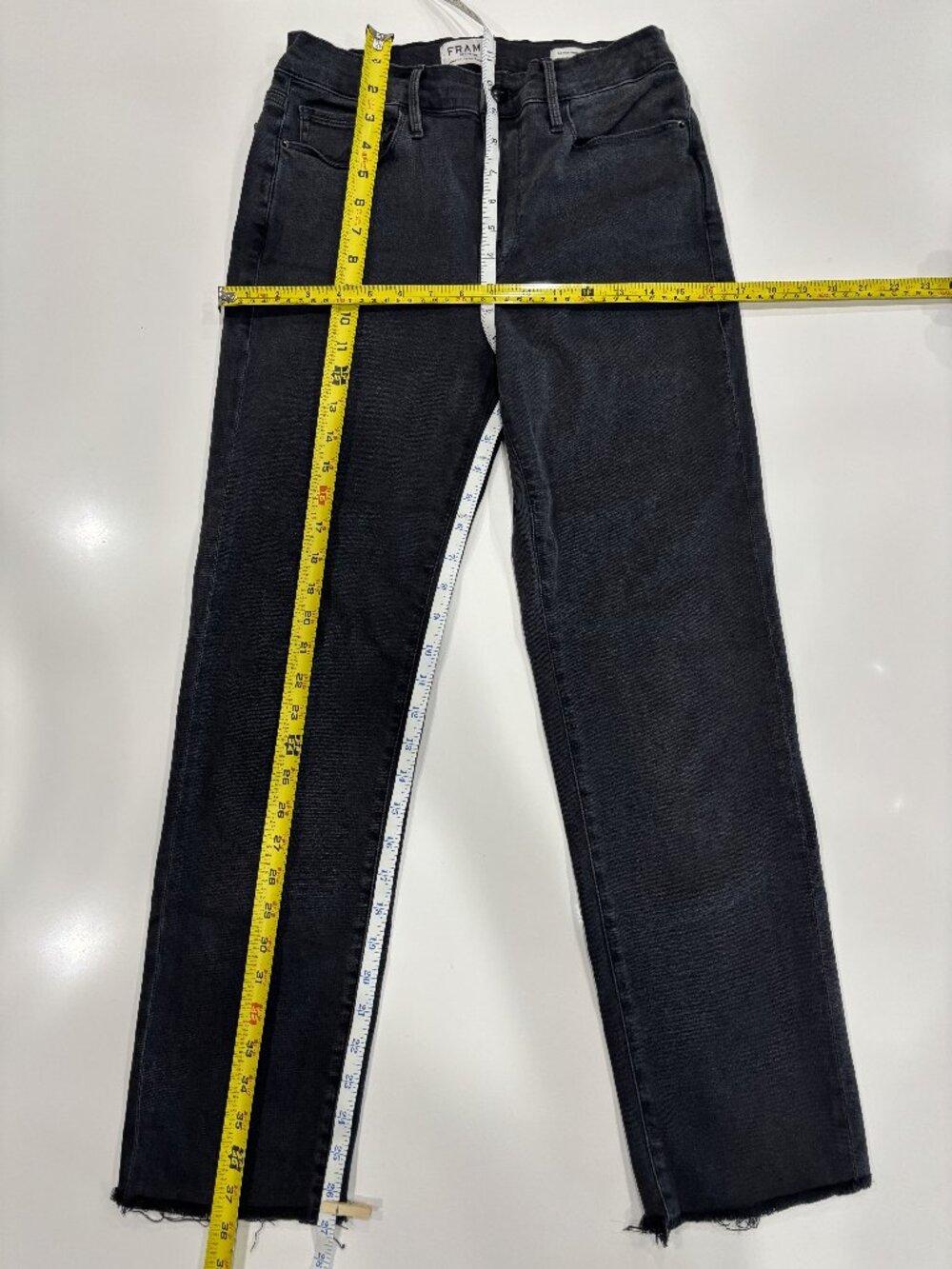 28 Frame Le Nouveau Straight Jeans Black Denim Straight Leg Raw Hem Frayed Dark - Picture 10 of 11